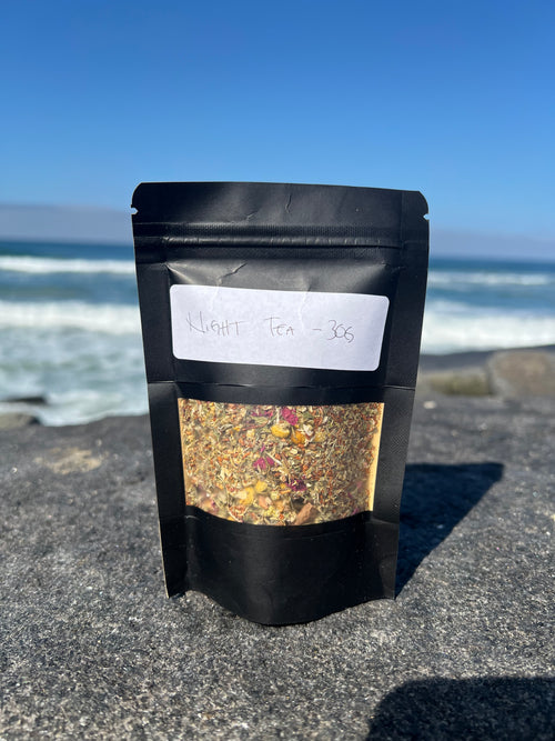 Onyx & Jade Tea Company Night Tea pouch, featuring a caffeine free chamomile, honeybush, and rooibos evening blend with citrus, cinnamon, lemon balm, and lavender.